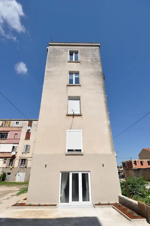Amfora Deluxe Studio PUY